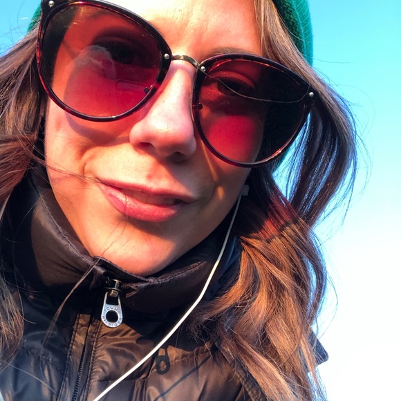 Meet your Posher, Andrea - Picture 1 of 1